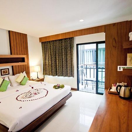 The Chambre Patong Екстериор снимка