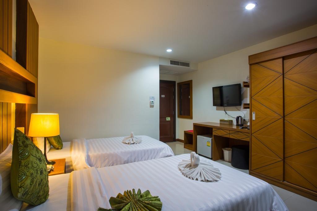 The Chambre Patong Екстериор снимка