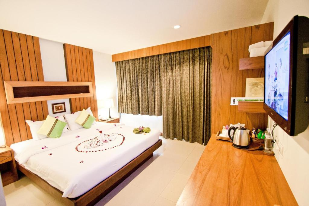 The Chambre Patong Екстериор снимка