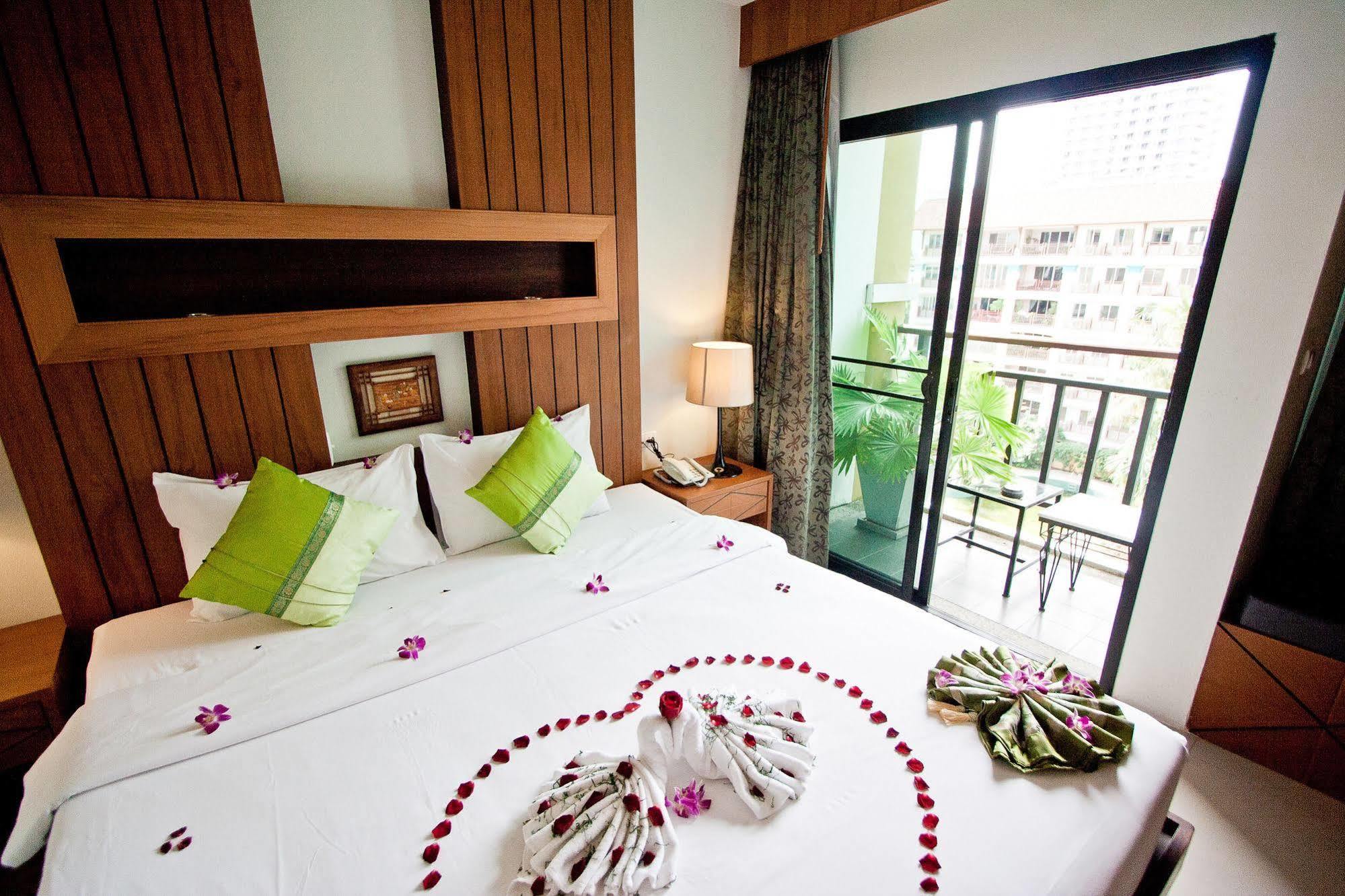 The Chambre Patong Екстериор снимка