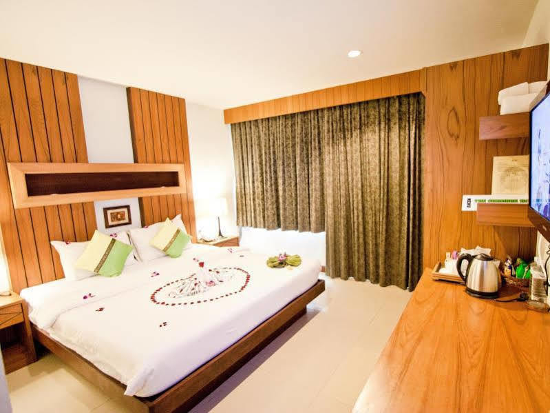 The Chambre Patong Екстериор снимка