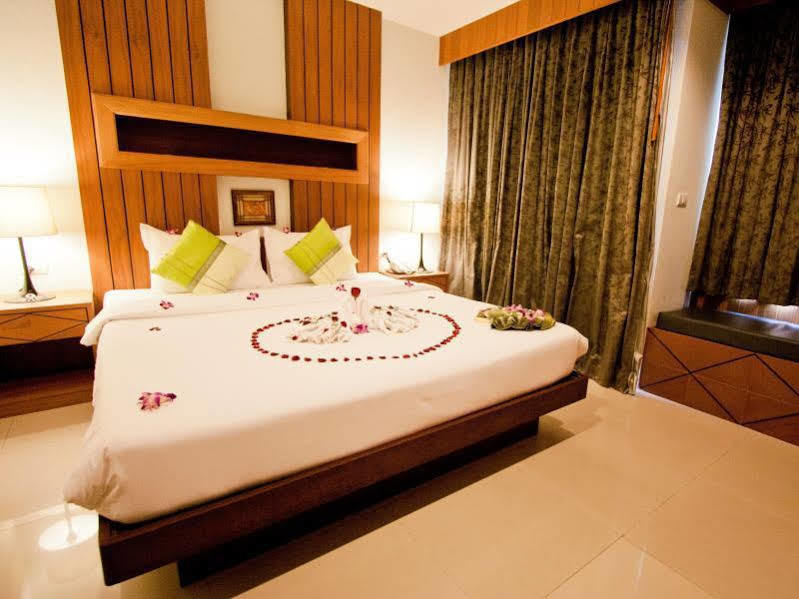 The Chambre Patong Екстериор снимка