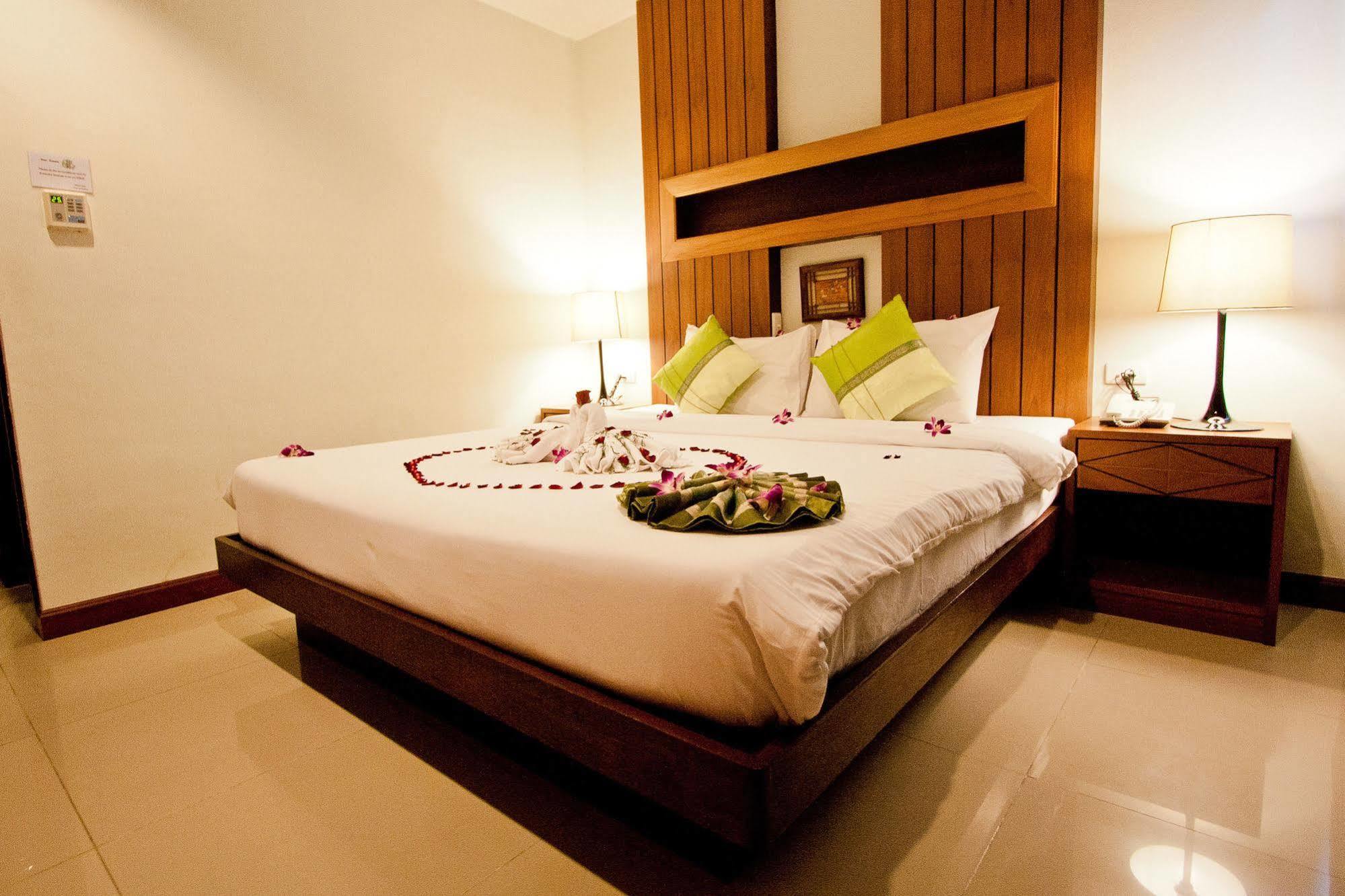 The Chambre Patong Екстериор снимка