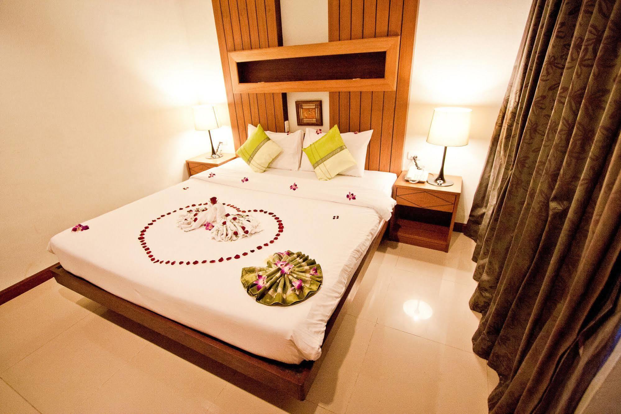 The Chambre Patong Екстериор снимка