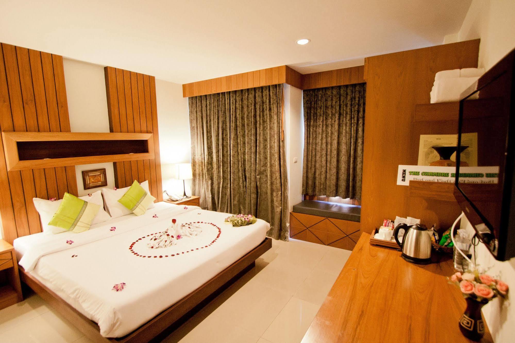 The Chambre Patong Екстериор снимка