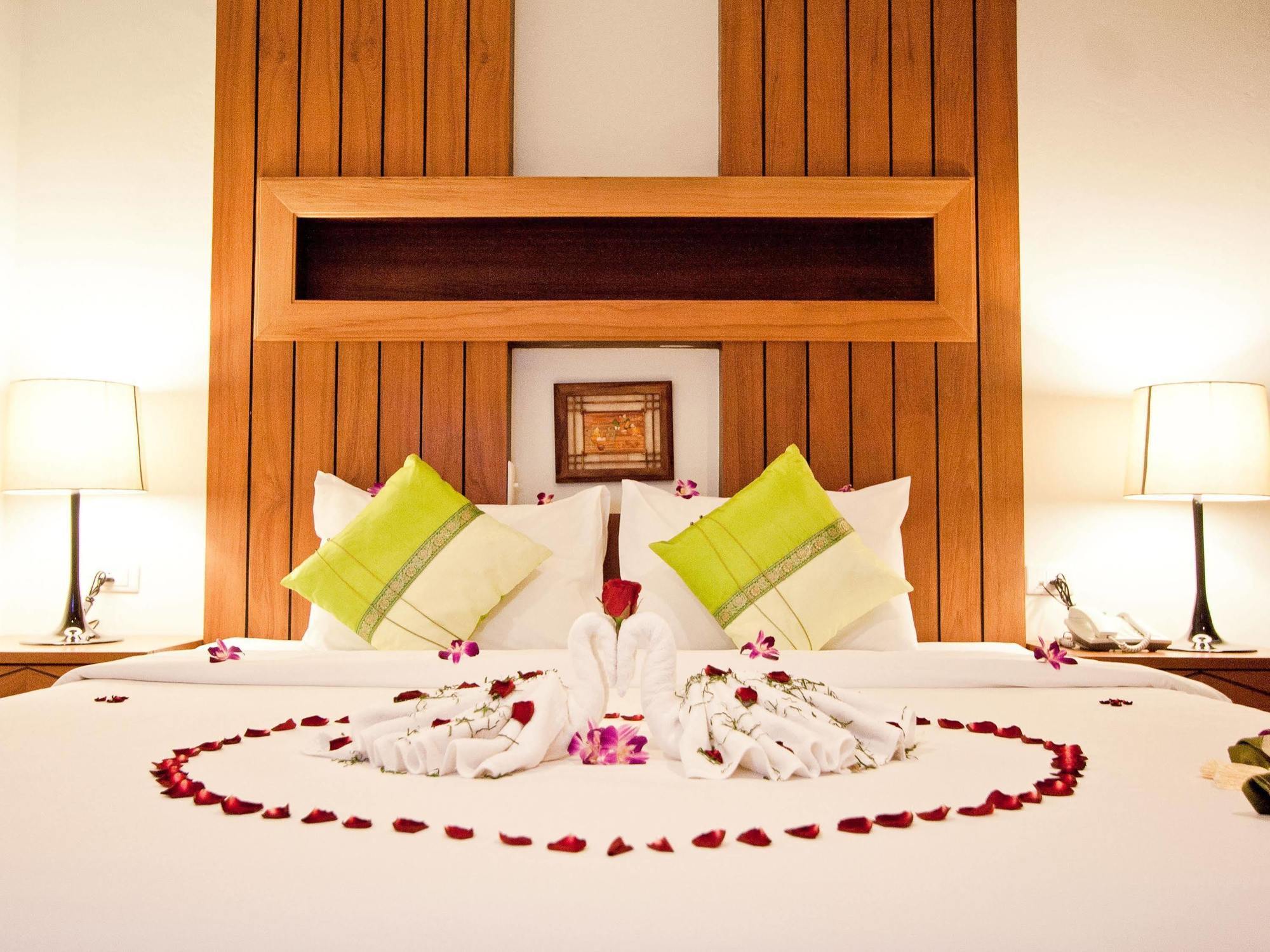 The Chambre Patong Екстериор снимка